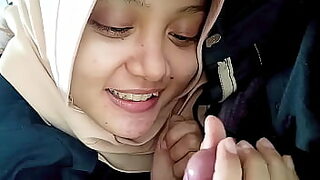 indonesia jilbab telan sperma